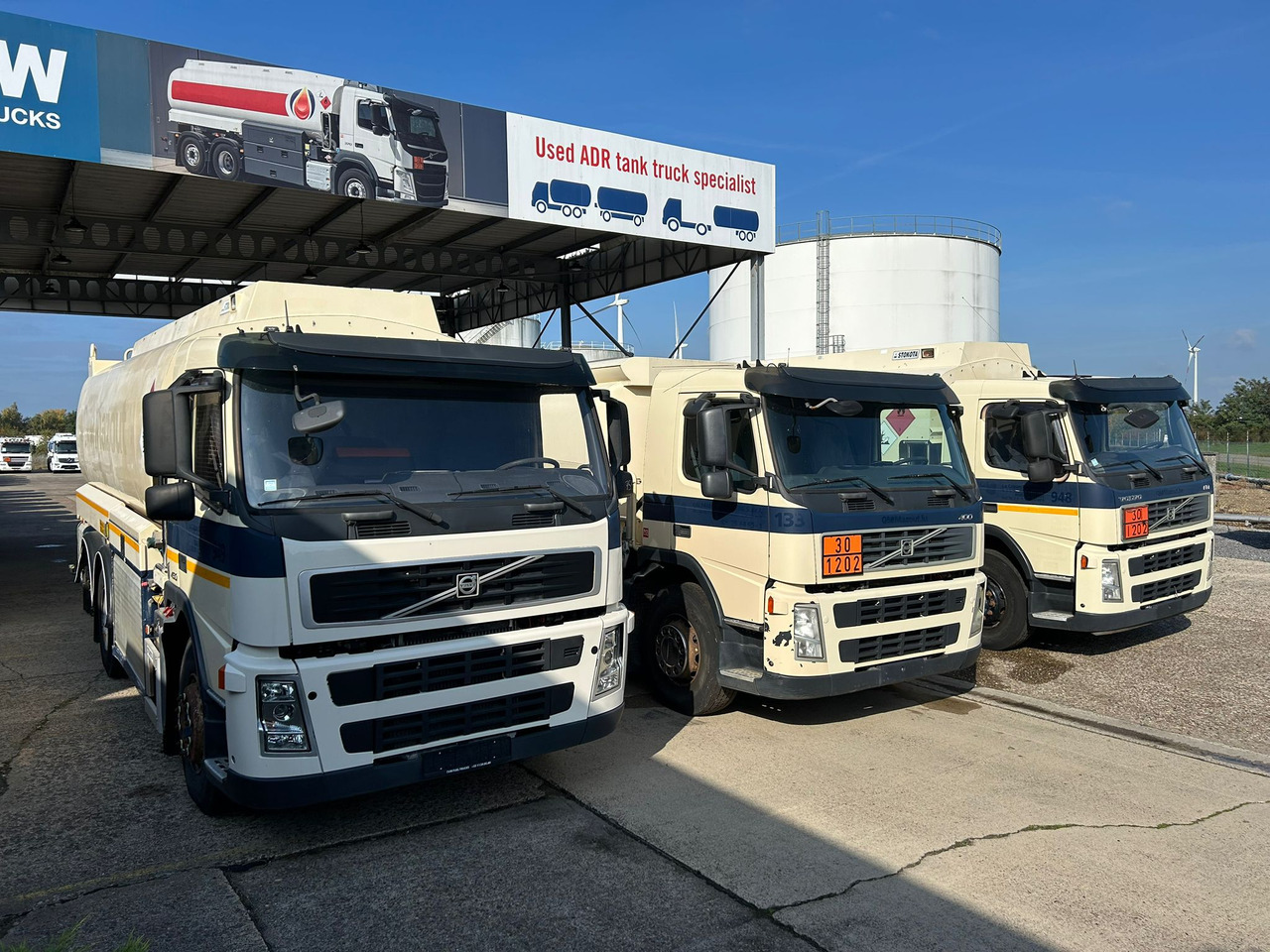 VOLVO FM (lot of 3) - Камион цистерна: слика 3 VOLVO FM (lot of 3) - Камион цистерна: слика 3
