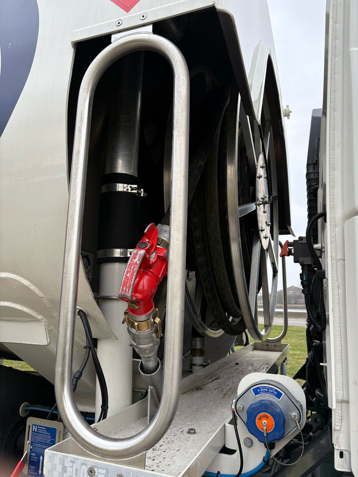 VOLVO FM380 - Камион цистерна: слика 2 VOLVO FM380 - Камион цистерна: слика 2