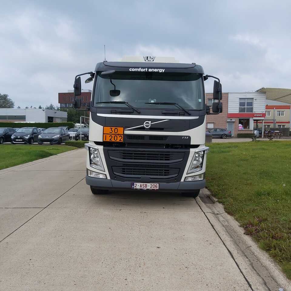 Камион цистерна VOLVO FM430HP: слика 6