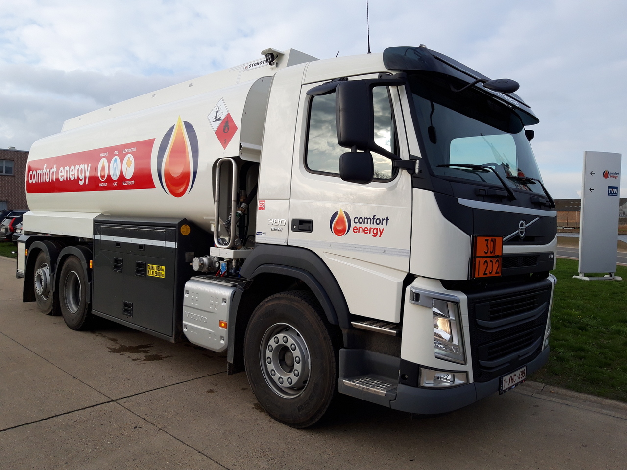 Камион цистерна Volvo FM: слика 14