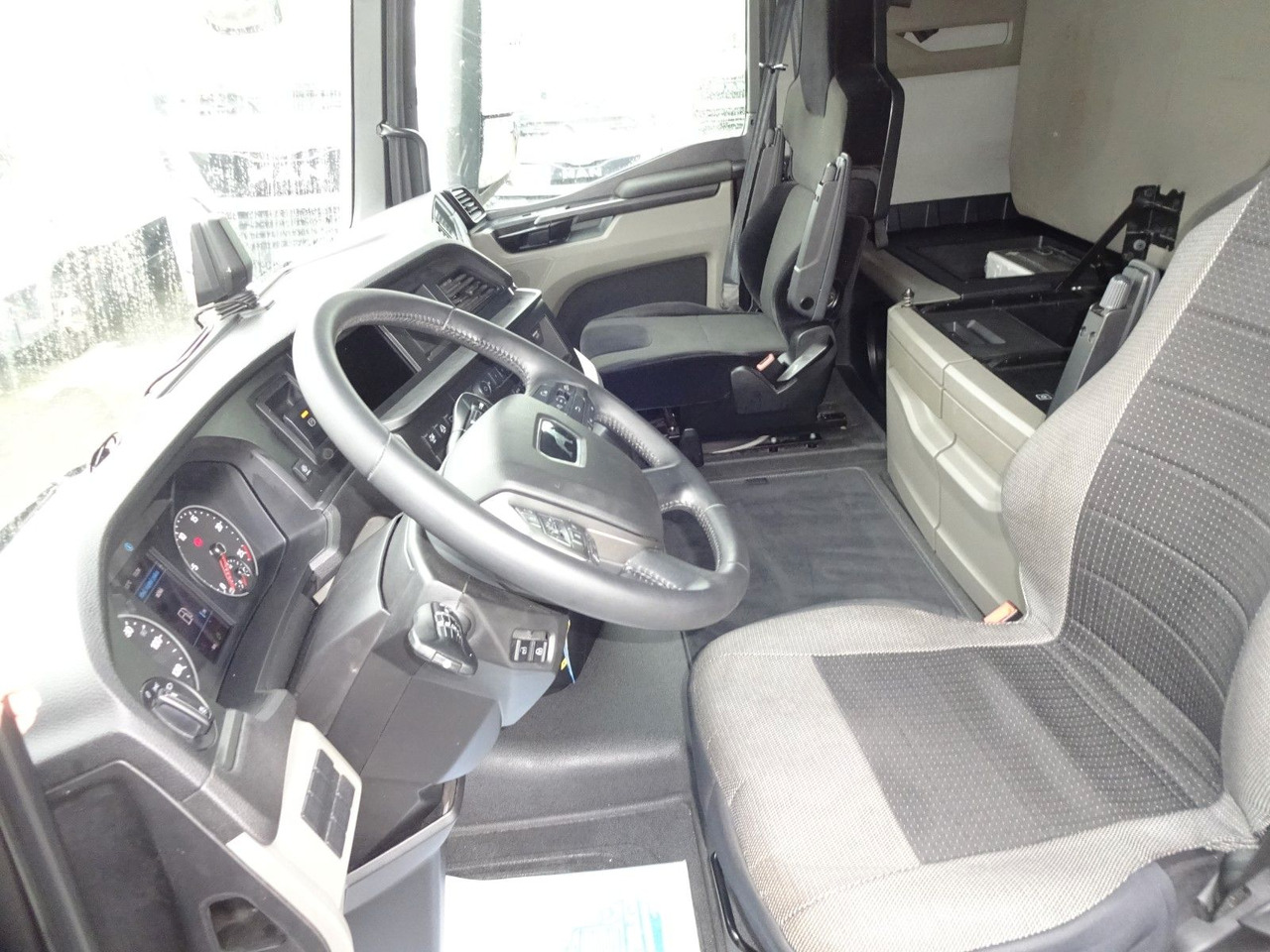 Лизинг на  MAN 3 x TGX 18.470, XXL, Intarder, ACC, 2 x Tank MAN 3 x TGX 18.470, XXL, Intarder, ACC, 2 x Tank: слика 11