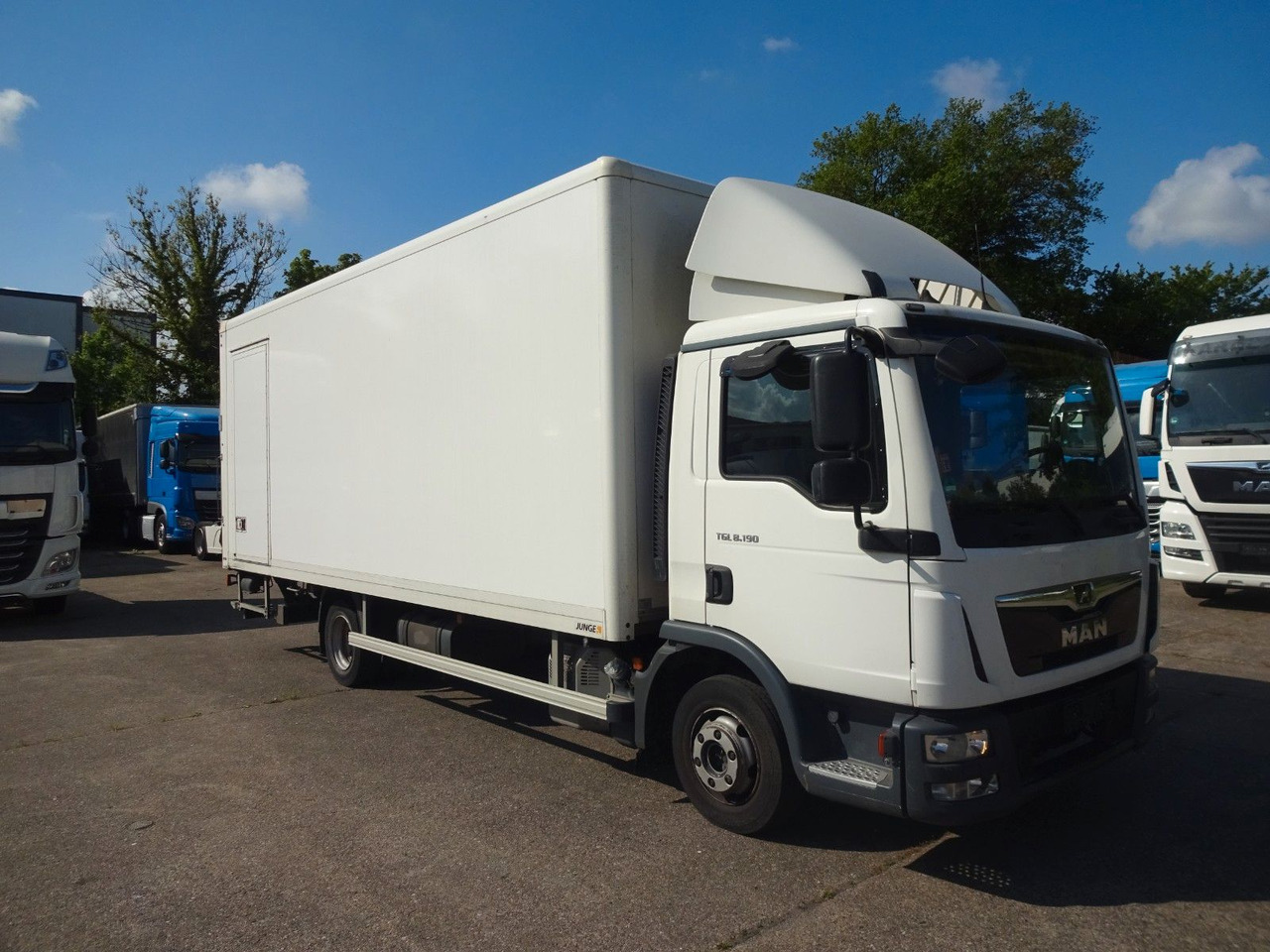 MAN TGL 8.190, LBW, Luft, Tempomat, Standheizung - Комбе фургон: слика 1 MAN TGL 8.190, LBW, Luft, Tempomat, Standheizung - Комбе фургон: слика 1