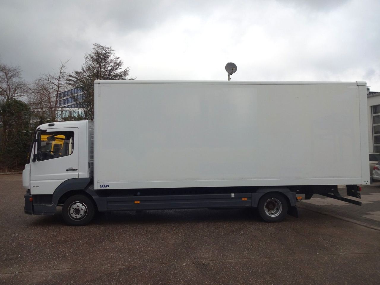 Mercedes-Benz Atego 818, Koffer mit Rolltor - Комбе фургон: слика 4 Mercedes-Benz Atego 818, Koffer mit Rolltor - Комбе фургон: слика 4