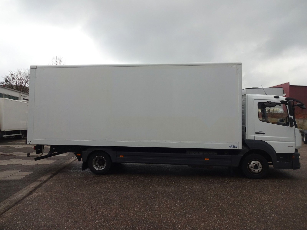 Mercedes-Benz Atego 818, Koffer mit Rolltor - Комбе фургон: слика 3 Mercedes-Benz Atego 818, Koffer mit Rolltor - Комбе фургон: слика 3