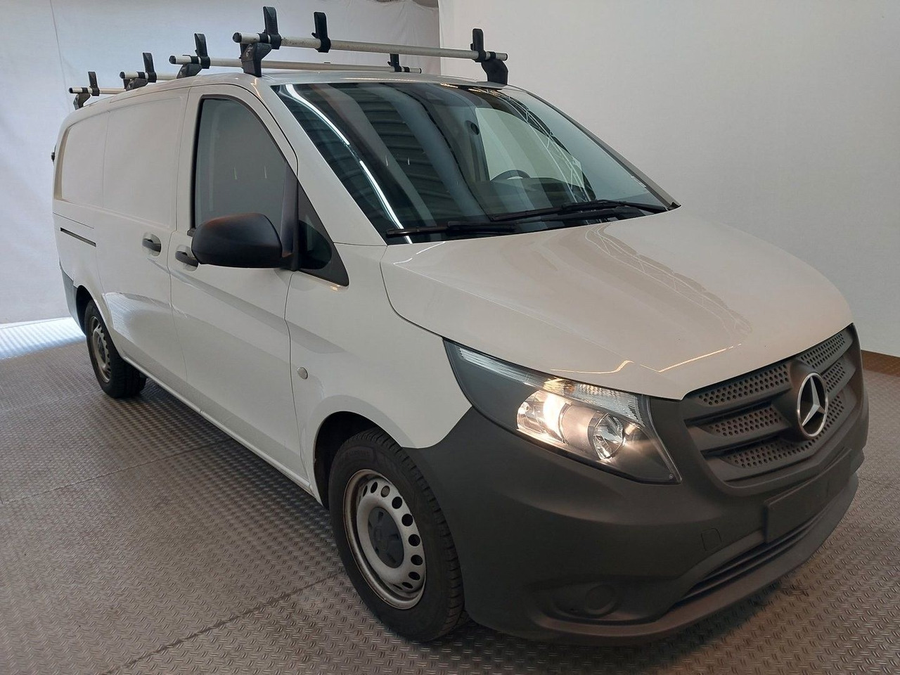 Mercedes-Benz Vito Kasten 114 CDI lang,Klima,AHK,Regale,Kamera - Мало комбе: слика 2 Mercedes-Benz Vito Kasten 114 CDI lang,Klima,AHK,Regale,Kamera - Мало комбе: слика 2