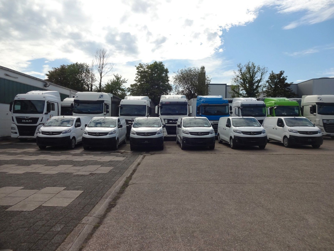 Opel Opel 5 x Vivaro Kasten L1H1, Klima, PDC, - Мало комбе: слика 1 Opel Opel 5 x Vivaro Kasten L1H1, Klima, PDC, - Мало комбе: слика 1