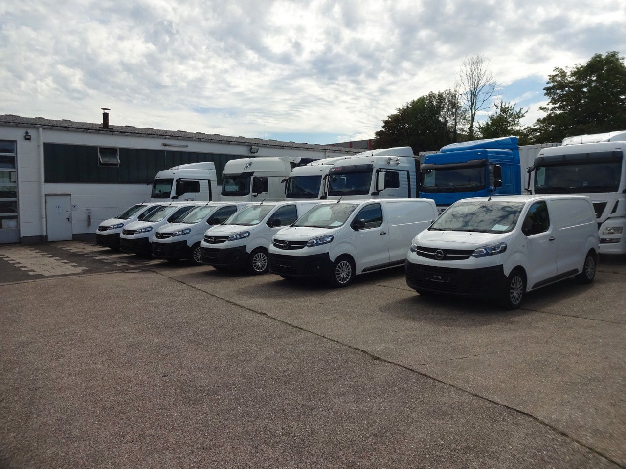 Opel Opel 5 x Vivaro Kasten L1H1, Klima, PDC, - Мало комбе: слика 2 Opel Opel 5 x Vivaro Kasten L1H1, Klima, PDC, - Мало комбе: слика 2