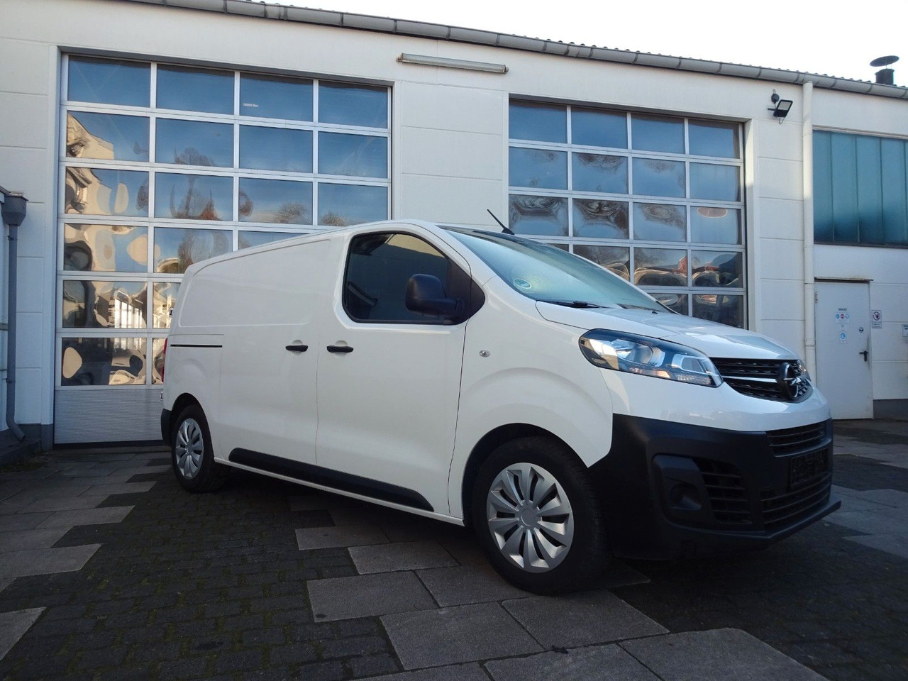 Opel Opel 5 x Vivaro Kasten L1H1, Klima, PDC, - Мало комбе: слика 5 Opel Opel 5 x Vivaro Kasten L1H1, Klima, PDC, - Мало комбе: слика 5
