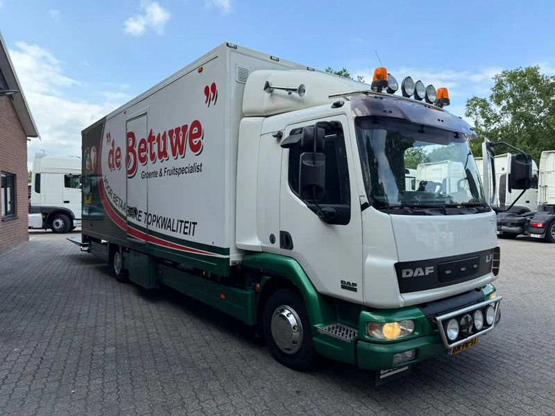 DAF LF 45.220 Laadklep/LBW Zijdeur Airco Slaapcabine AHK - Камион сандучар: слика 2 DAF LF 45.220 Laadklep/LBW Zijdeur Airco Slaapcabine AHK - Камион сандучар: слика 2