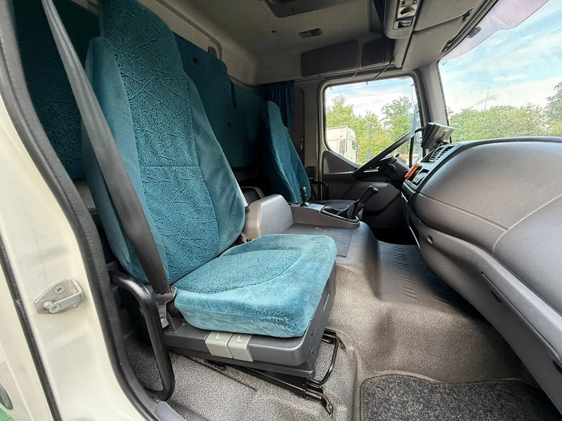 DAF LF 45.220 Laadklep/LBW Zijdeur Slaapcabine AHK NL truck - Камион сандучар: слика 5 DAF LF 45.220 Laadklep/LBW Zijdeur Slaapcabine AHK NL truck - Камион сандучар: слика 5