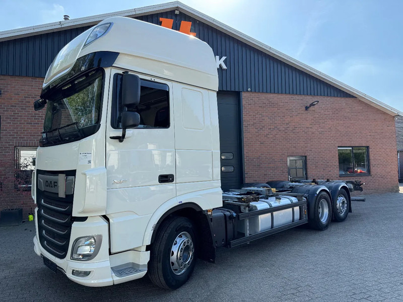 DAF XF 480 6X2 SSC FAN BDF Retarder 2x AHK Lenkachse Standairco - Транспортер на контејнер/ Камион со променливо тело: слика 1 DAF XF 480 6X2 SSC FAN BDF Retarder 2x AHK Lenkachse Standairco - Транспортер на контејнер/ Камион со променливо тело: слика 1