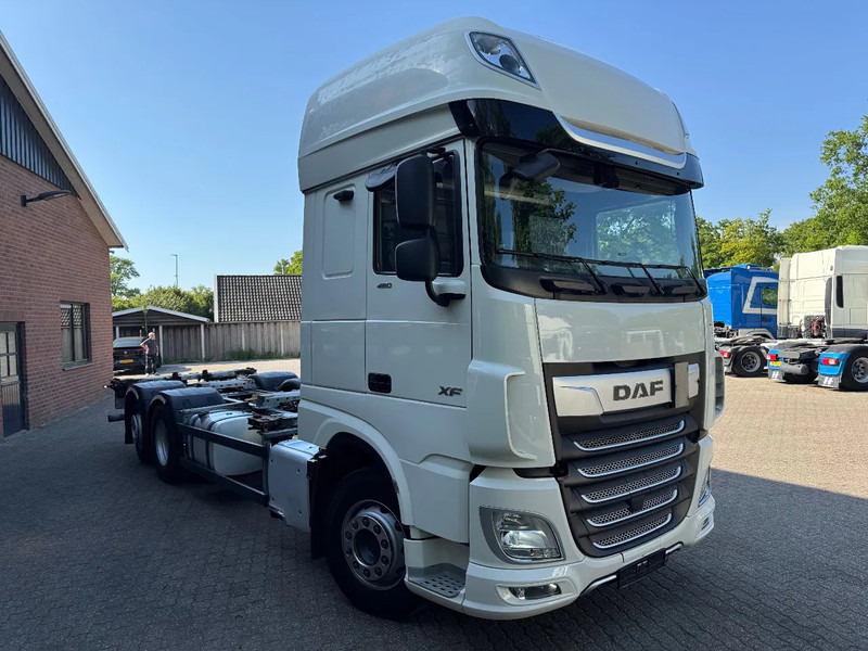 DAF XF 480 6X2 SSC FAN BDF Retarder 2x AHK Lenkachse Standairco - Транспортер на контејнер/ Камион со променливо тело: слика 2 DAF XF 480 6X2 SSC FAN BDF Retarder 2x AHK Lenkachse Standairco - Транспортер на контејнер/ Камион со променливо тело: слика 2
