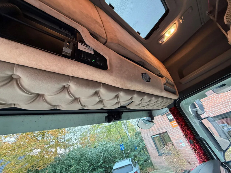 Камион влекач Scania S450 6X2 Full-Air Retarder Standairco 2X Tank Smarttacho 2 APK 09/2026: слика 8 Камион влекач Scania S450 6X2 Full-Air Retarder Standairco 2X Tank Smarttacho 2 APK 09/2026: слика 8