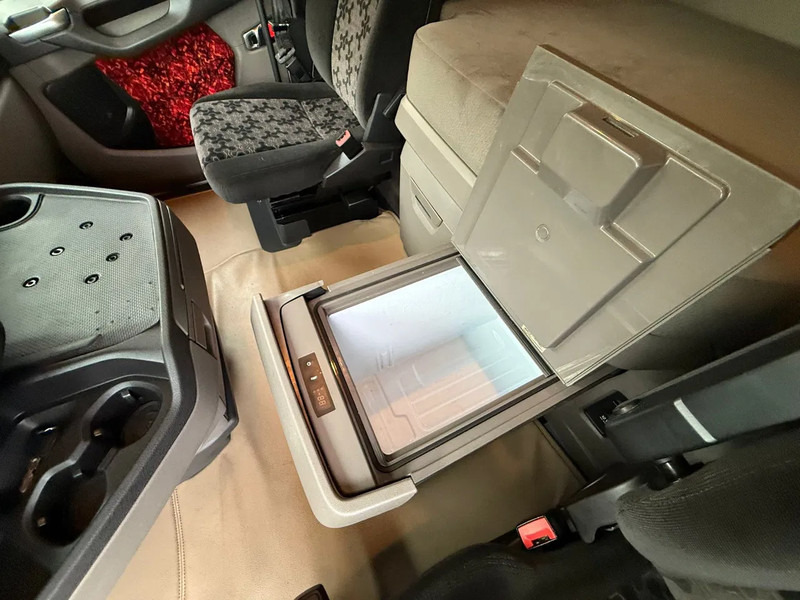 Камион влекач Scania S450 6X2 Full-Air Retarder Standairco 2X Tank Smarttacho 2 APK 09/2026: слика 9 Камион влекач Scania S450 6X2 Full-Air Retarder Standairco 2X Tank Smarttacho 2 APK 09/2026: слика 9