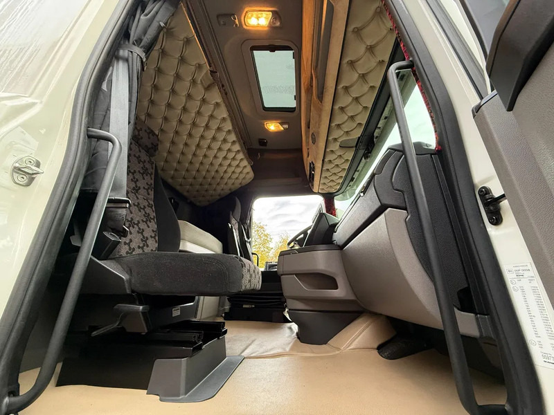 Камион влекач Scania S450 6X2 Full-Air Retarder Standairco 2X Tank Smarttacho 2 APK 09/2026: слика 17 Камион влекач Scania S450 6X2 Full-Air Retarder Standairco 2X Tank Smarttacho 2 APK 09/2026: слика 17