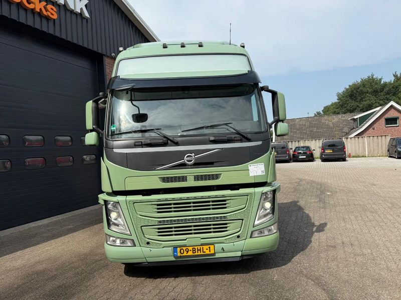 Volvo FM 370 Globetrotter XL Xenon Side skirts NL Truck - Камион влекач: слика 3 Volvo FM 370 Globetrotter XL Xenon Side skirts NL Truck - Камион влекач: слика 3