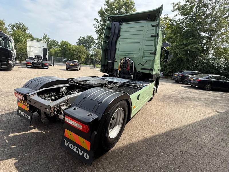 Volvo FM 370 Globetrotter XL Xenon Side skirts NL Truck - Камион влекач: слика 4 Volvo FM 370 Globetrotter XL Xenon Side skirts NL Truck - Камион влекач: слика 4