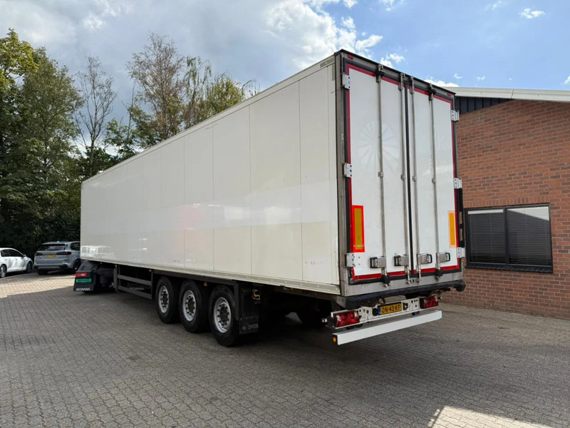 Schmitz Cargobull SKO 24 5x Meatrails Rohrbahnen Fleisch Carrier Vector 1950MT - Изотермална полуприколка: слика 2 Schmitz Cargobull SKO 24 5x Meatrails Rohrbahnen Fleisch Carrier Vector 1950MT - Изотермална полуприколка: слика 2