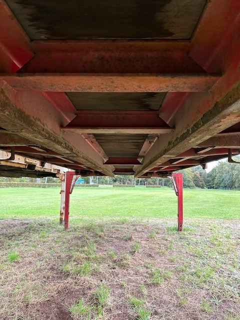 Krone niedrige Türen, Farbe: rot - Заменски сандак со церада: слика 1 Krone niedrige Türen, Farbe: rot - Заменски сандак со церада: слика 1