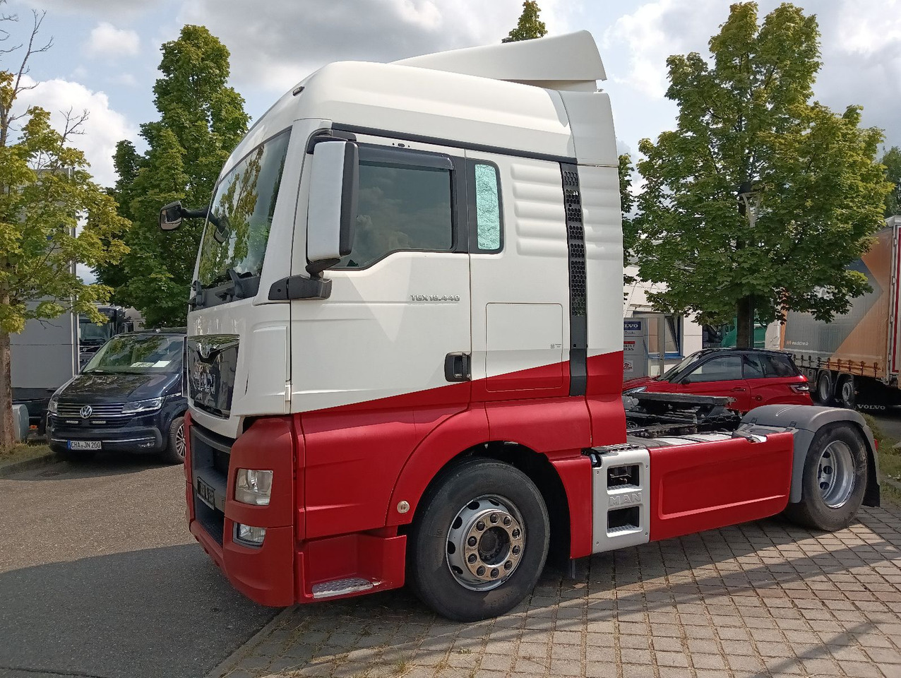 MAN TGX 18:440 BLS INTARDER Vollspoiler Reifen70-90% MAN TGX 18:440 BLS INTARDER Vollspoiler Reifen70-90% - Камион влекач: слика 5 MAN TGX 18:440 BLS INTARDER Vollspoiler Reifen70-90% MAN TGX 18:440 BLS INTARDER Vollspoiler Reifen70-90% - Камион влекач: слика 5