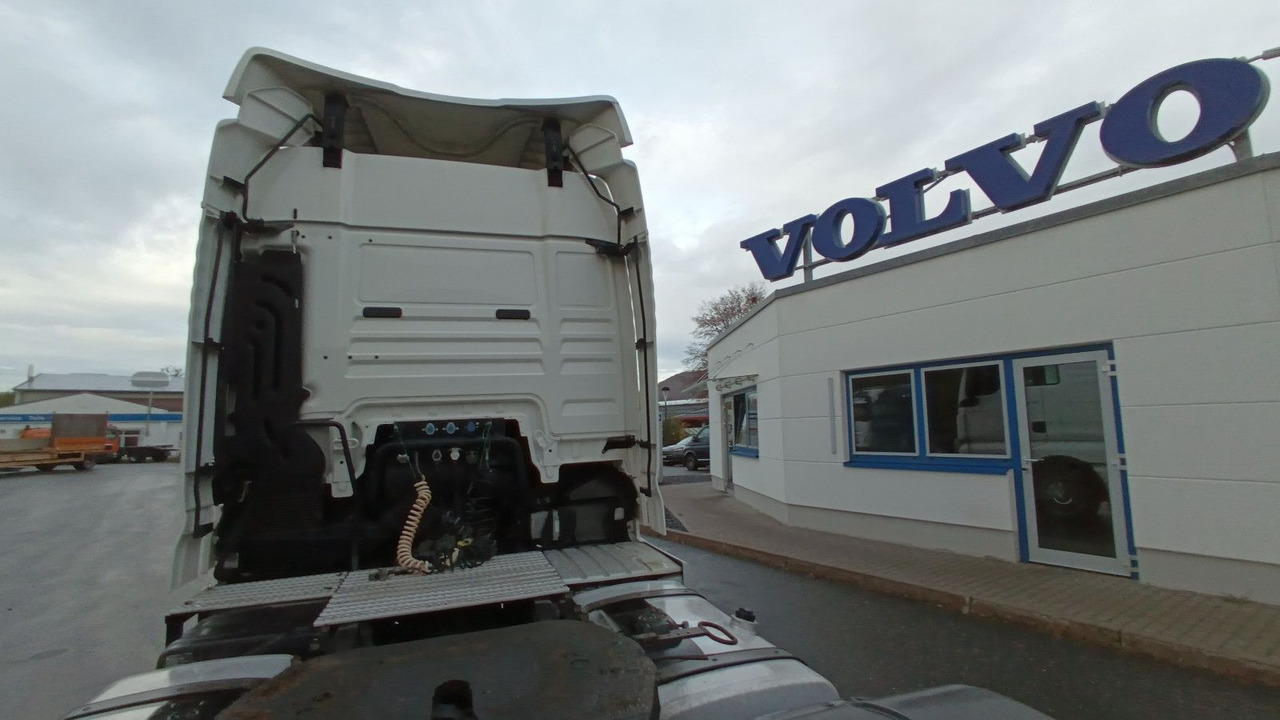 Камион влекач MAN TGX 18:440 FLT XLX 2xTank Klima Spoiler Kühlbox MAN TGX 18:440 FLT XLX 2xTank Klima Spoiler Kühlbox: слика 38 Камион влекач MAN TGX 18:440 FLT XLX 2xTank Klima Spoiler Kühlbox MAN TGX 18:440 FLT XLX 2xTank Klima Spoiler Kühlbox: слика 38