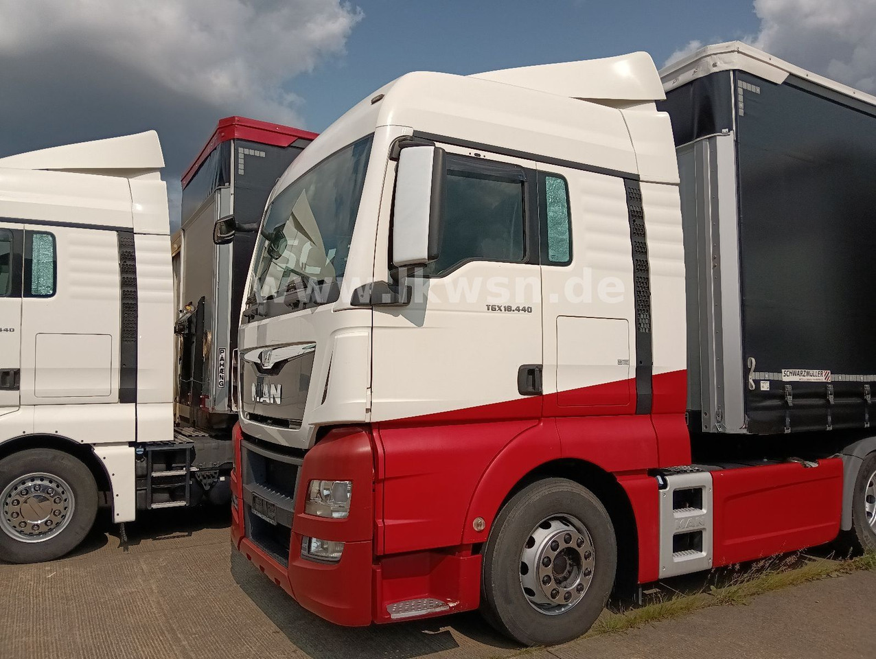 Камион влекач MAN TGX 18:440 FLT XLX 2xTank Klima Spoiler Kühlbox MAN TGX 18:440 FLT XLX 2xTank Klima Spoiler Kühlbox: слика 27 Камион влекач MAN TGX 18:440 FLT XLX 2xTank Klima Spoiler Kühlbox MAN TGX 18:440 FLT XLX 2xTank Klima Spoiler Kühlbox: слика 27