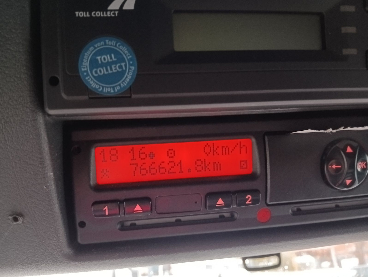 Камион влекач MAN TGX 18:440 FLT XLX 2xTank Klima Spoiler Kühlbox MAN TGX 18:440 FLT XLX 2xTank Klima Spoiler Kühlbox: слика 31 Камион влекач MAN TGX 18:440 FLT XLX 2xTank Klima Spoiler Kühlbox MAN TGX 18:440 FLT XLX 2xTank Klima Spoiler Kühlbox: слика 31