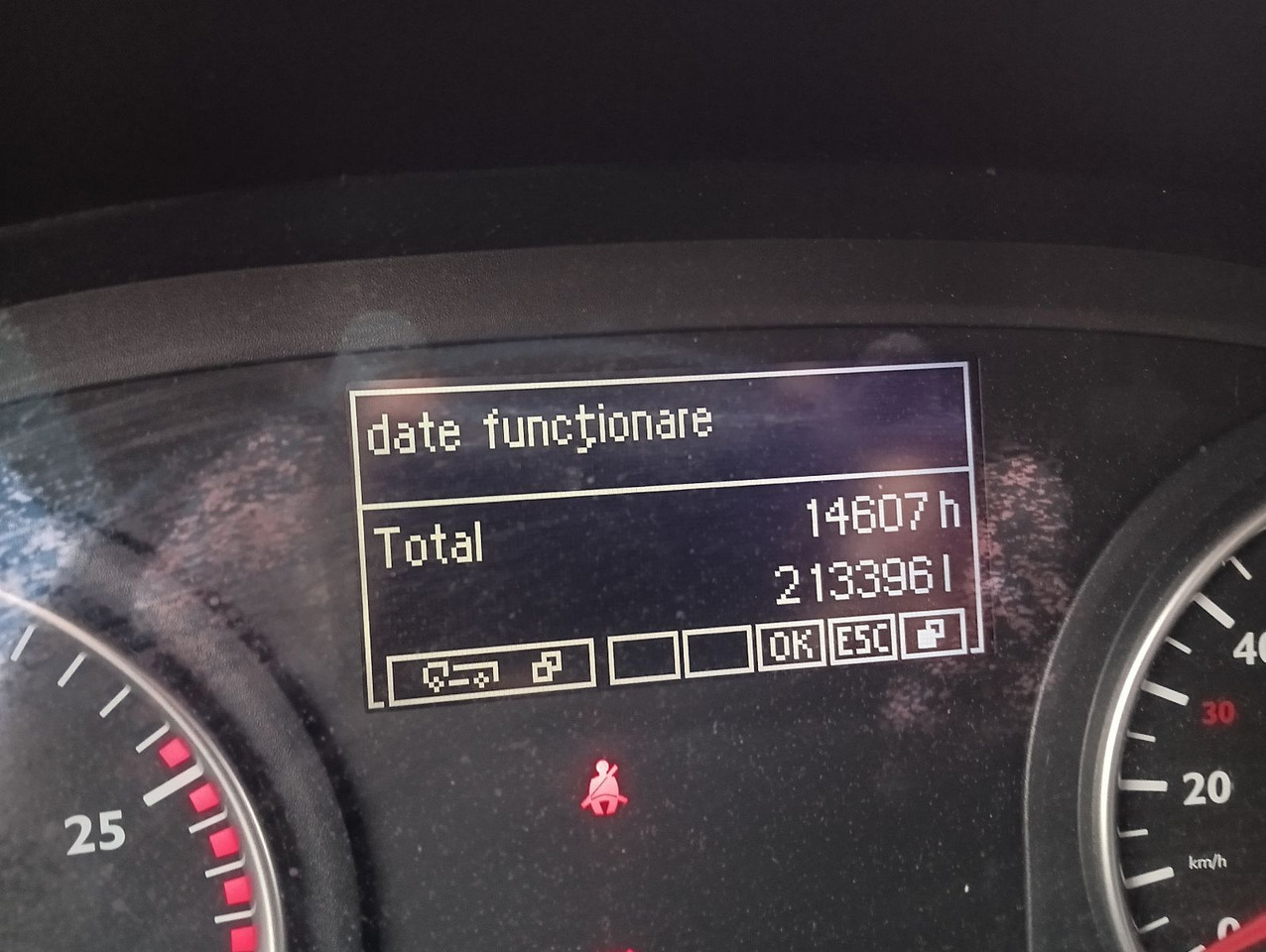 Камион влекач MAN TGX 18:440 FLT XLX 2xTank Klima Spoiler Kühlbox MAN TGX 18:440 FLT XLX 2xTank Klima Spoiler Kühlbox: слика 30 Камион влекач MAN TGX 18:440 FLT XLX 2xTank Klima Spoiler Kühlbox MAN TGX 18:440 FLT XLX 2xTank Klima Spoiler Kühlbox: слика 30