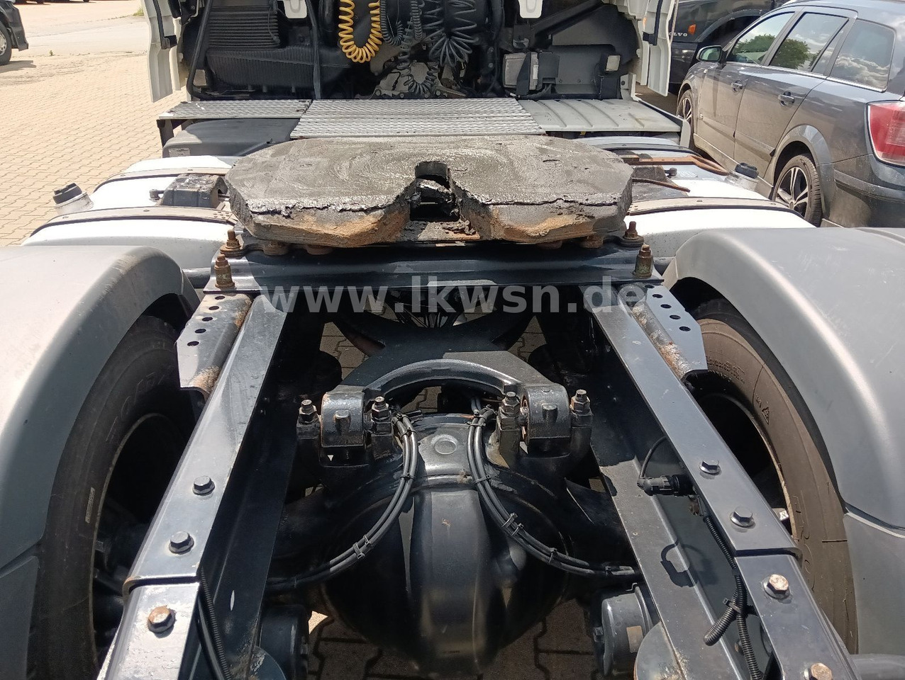 Камион влекач MAN TGX 18:440 FLT XLX 2xTank Klima Spoiler Kühlbox MAN TGX 18:440 FLT XLX 2xTank Klima Spoiler Kühlbox: слика 26 Камион влекач MAN TGX 18:440 FLT XLX 2xTank Klima Spoiler Kühlbox MAN TGX 18:440 FLT XLX 2xTank Klima Spoiler Kühlbox: слика 26