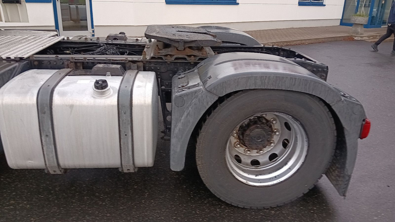 Камион влекач MAN TGX 18:440 FLT XLX 2xTank Klima Spoiler Kühlbox MAN TGX 18:440 FLT XLX 2xTank Klima Spoiler Kühlbox: слика 42 Камион влекач MAN TGX 18:440 FLT XLX 2xTank Klima Spoiler Kühlbox MAN TGX 18:440 FLT XLX 2xTank Klima Spoiler Kühlbox: слика 42