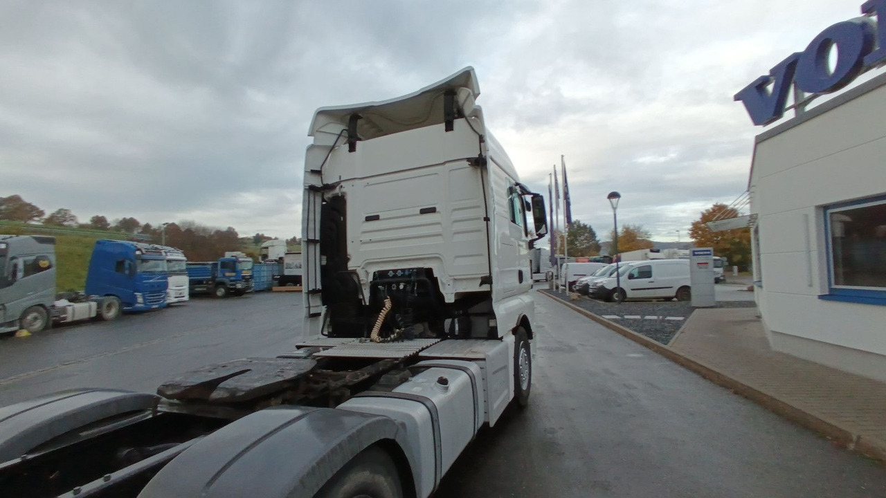 Камион влекач MAN TGX 18:440 FLT XLX 2xTank Klima Spoiler Kühlbox MAN TGX 18:440 FLT XLX 2xTank Klima Spoiler Kühlbox: слика 37 Камион влекач MAN TGX 18:440 FLT XLX 2xTank Klima Spoiler Kühlbox MAN TGX 18:440 FLT XLX 2xTank Klima Spoiler Kühlbox: слика 37