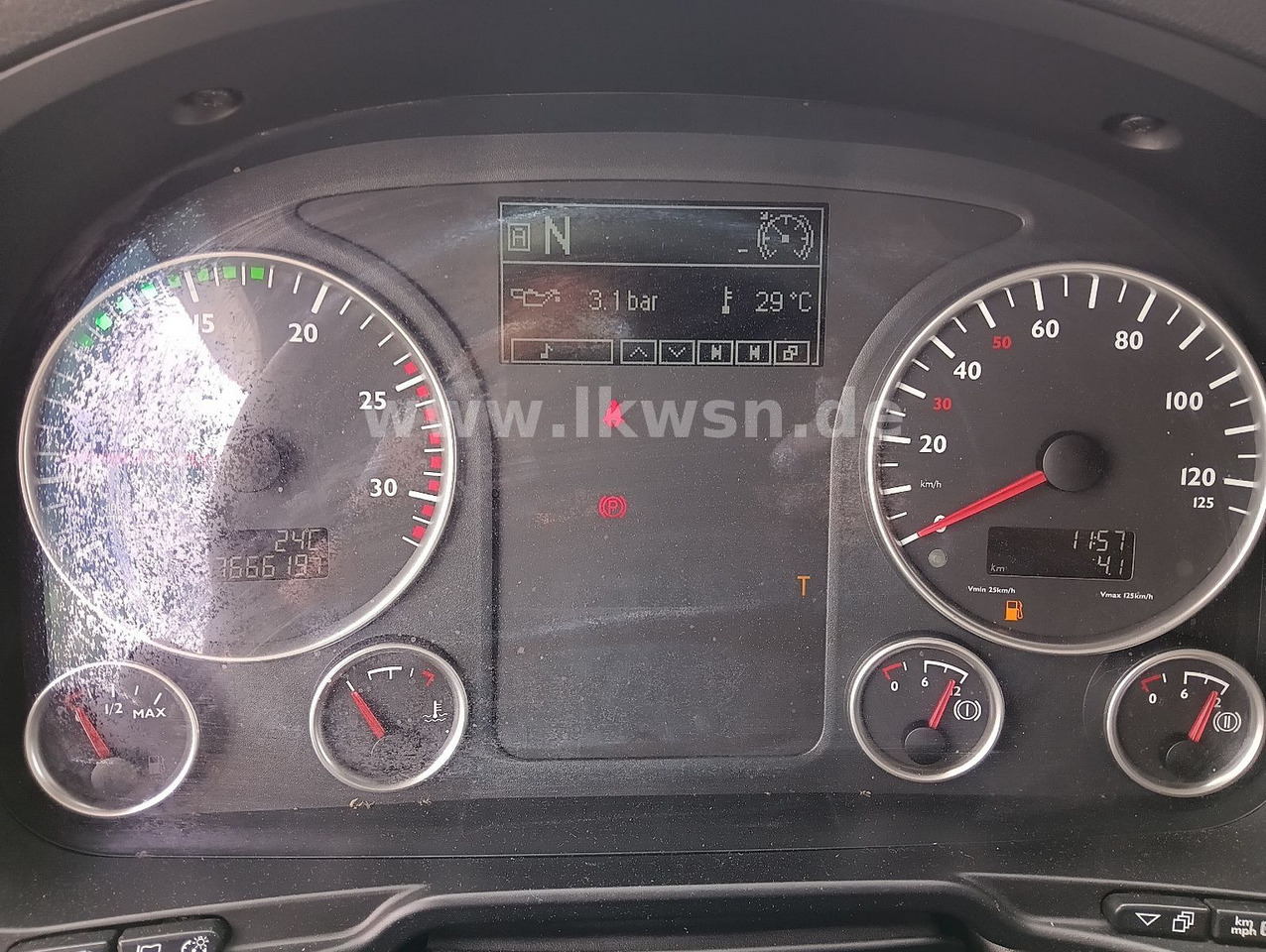 Камион влекач MAN TGX 18:440 FLT XLX 2xTank Klima Spoiler Kühlbox MAN TGX 18:440 FLT XLX 2xTank Klima Spoiler Kühlbox: слика 15 Камион влекач MAN TGX 18:440 FLT XLX 2xTank Klima Spoiler Kühlbox MAN TGX 18:440 FLT XLX 2xTank Klima Spoiler Kühlbox: слика 15