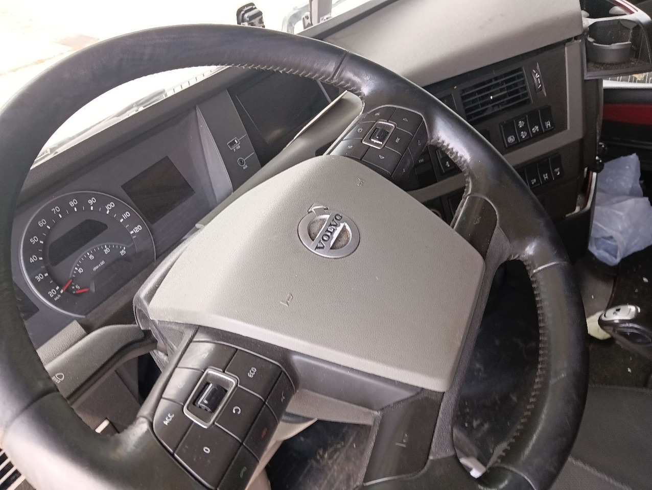 Камион влекач Volvo FH 500 4x2T X-Track Globe I-PARC HydraulikUNFALL: слика 11