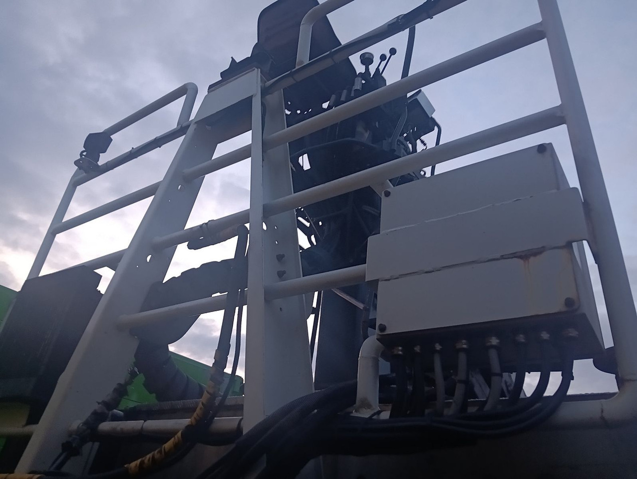 Камион за дрва, Камион со кран Palfinger EPSILON E250L82 Langholzkran+GLOGGER Aufbau+Anhä: слика 21