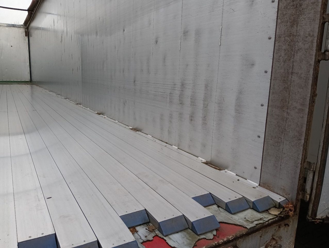 Полуприколка со подвижен под за истовар Reisch RSBS35/24LK 92m3WalkingFloor  SAF Disc Boden Top: слика 7