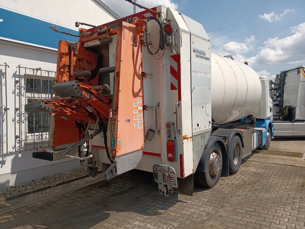 Scania G360 6x2 RETARDER FAUN ROTOPRESS 521L Zöller 230 - Камион за ѓубре: слика 3 Scania G360 6x2 RETARDER FAUN ROTOPRESS 521L Zöller 230 - Камион за ѓубре: слика 3