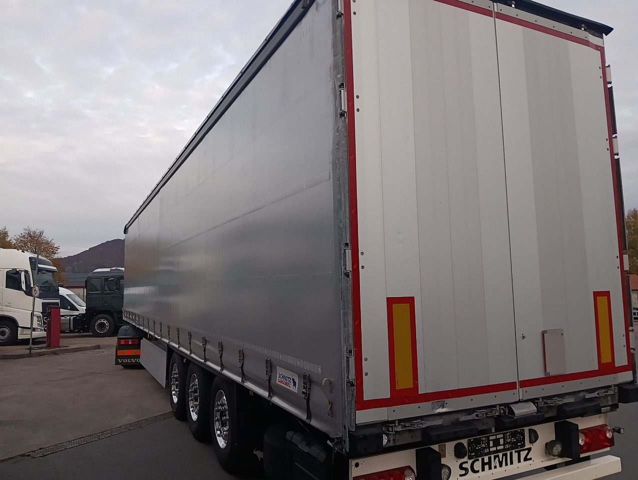 Schmitz Cargobull SCS24-13.62 ALCOA Pal-Kiste Lift Reifen 50-95%! - Полуприколка со церада: слика 4 Schmitz Cargobull SCS24-13.62 ALCOA Pal-Kiste Lift Reifen 50-95%! - Полуприколка со церада: слика 4