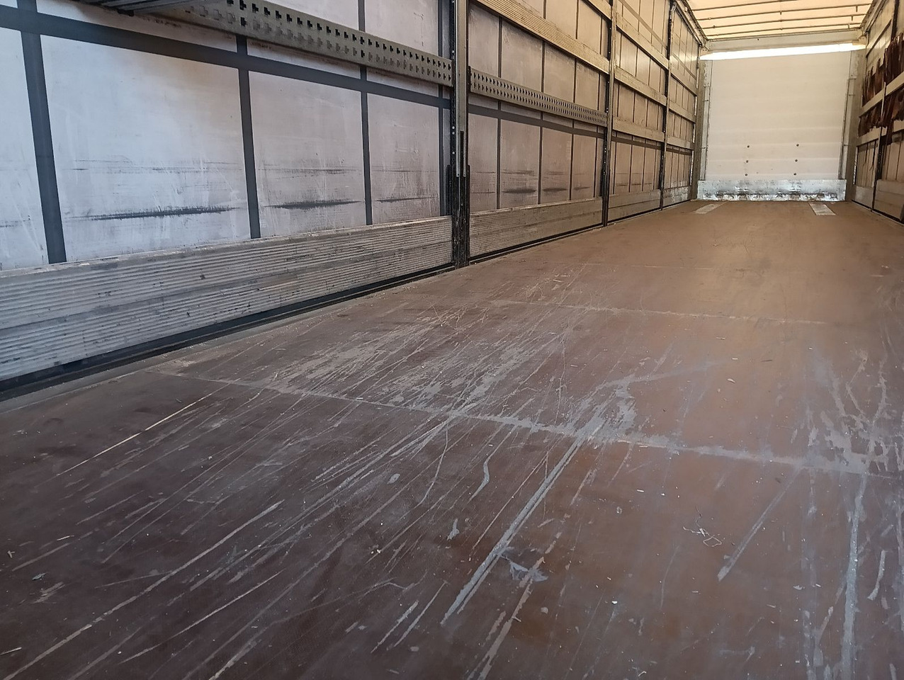 Schmitz Cargobull SCS24-13.62 ALCOA Pal-Kiste Lift Reifen 50-95%! - Полуприколка со церада: слика 3 Schmitz Cargobull SCS24-13.62 ALCOA Pal-Kiste Lift Reifen 50-95%! - Полуприколка со церада: слика 3