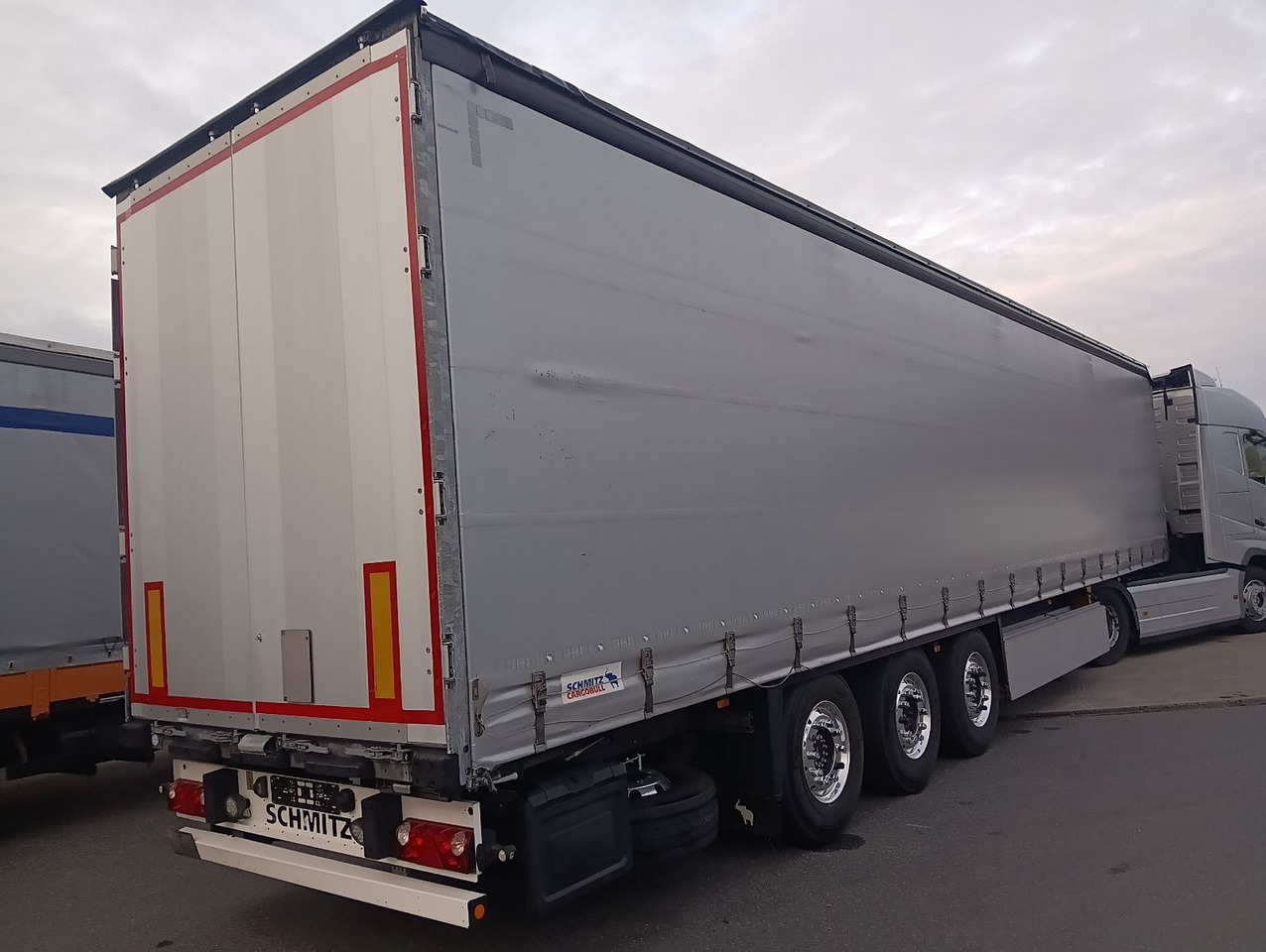 Schmitz Cargobull SCS24-13.62 ALCOA Pal-Kiste Lift Reifen 50-95%! - Полуприколка со церада: слика 1 Schmitz Cargobull SCS24-13.62 ALCOA Pal-Kiste Lift Reifen 50-95%! - Полуприколка со церада: слика 1