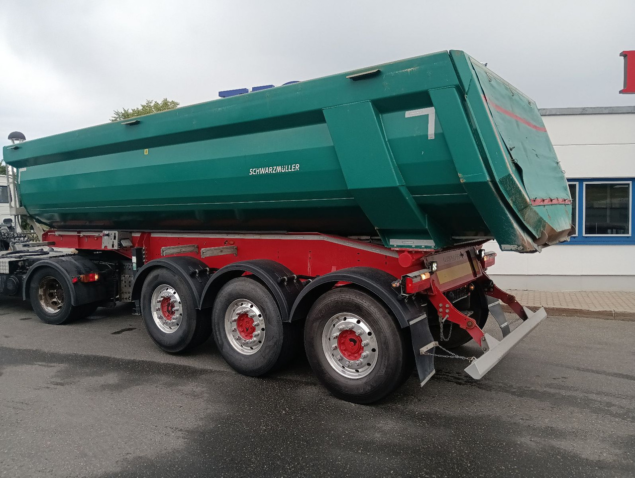 Schwarzmüller 3-A Stahlulde HARDOX ALCOA 25m3 SAF Lift 6180kg - Кипер полуприколка: слика 5 Schwarzmüller 3-A Stahlulde HARDOX ALCOA 25m3 SAF Lift 6180kg - Кипер полуприколка: слика 5