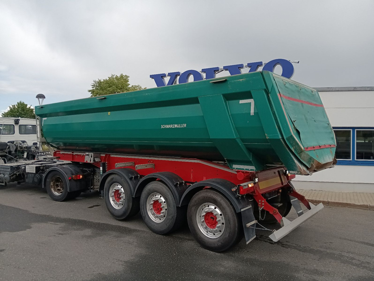 Schwarzmüller 3-A Stahlulde HARDOX ALCOA 25m3 SAF Lift 6180kg - Кипер полуприколка: слика 1 Schwarzmüller 3-A Stahlulde HARDOX ALCOA 25m3 SAF Lift 6180kg - Кипер полуприколка: слика 1