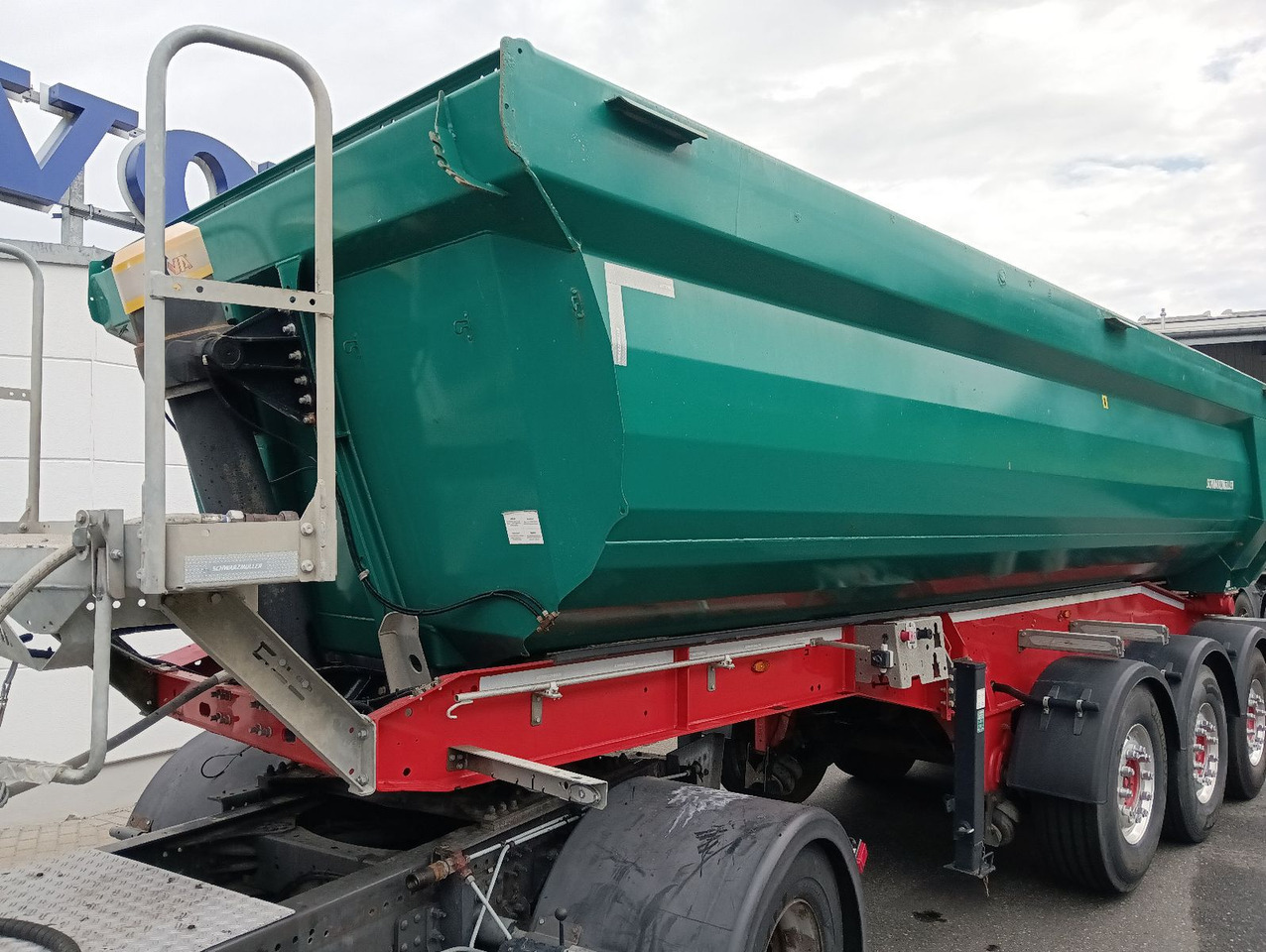 Schwarzmüller 3-A Stahlulde HARDOX ALCOA 25m3 SAF Lift 6180kg - Кипер полуприколка: слика 4 Schwarzmüller 3-A Stahlulde HARDOX ALCOA 25m3 SAF Lift 6180kg - Кипер полуприколка: слика 4