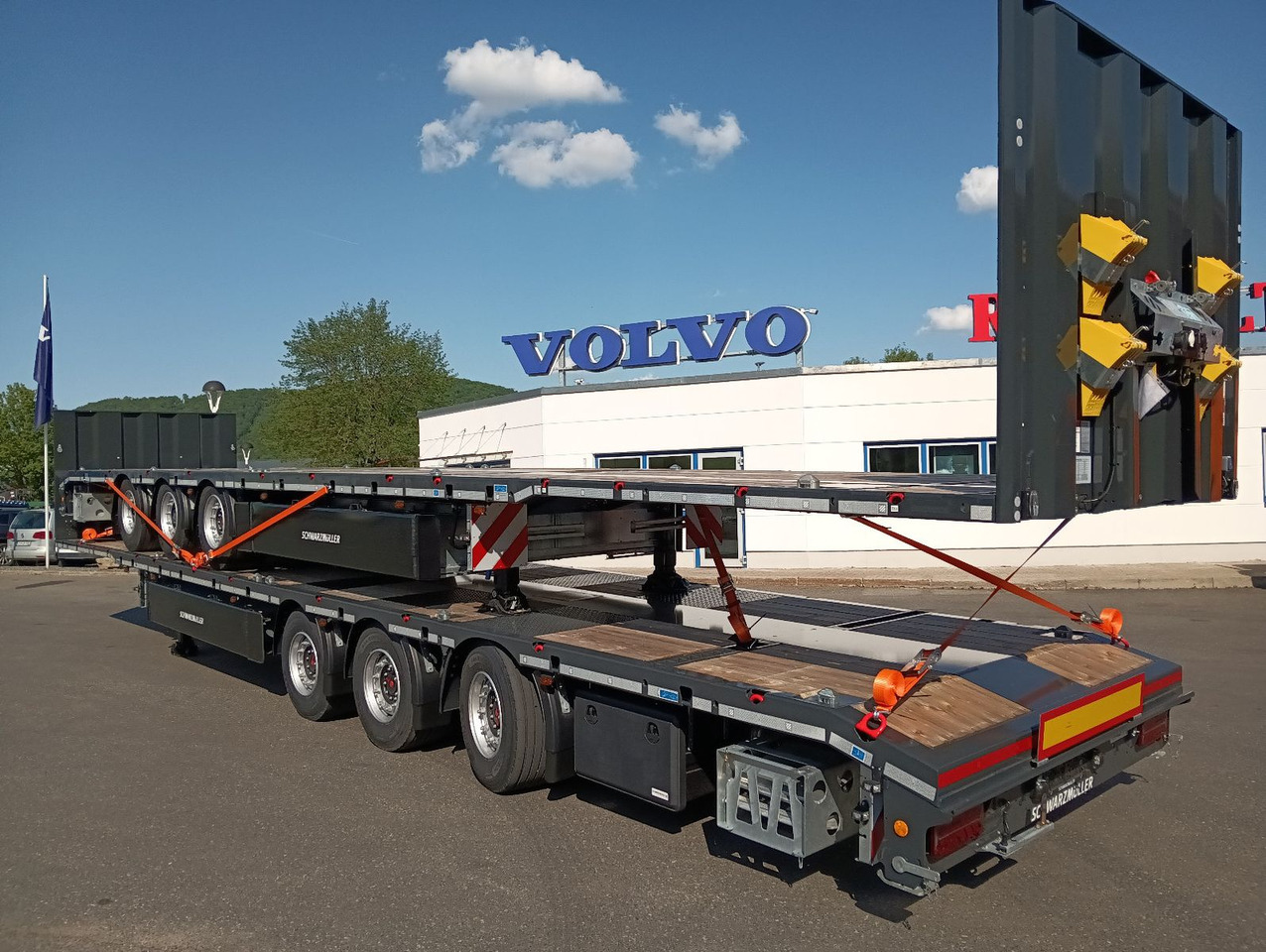 Schwarzmüller 3Achs Tele Rampen TwistLock40+2x20"SAF Lenk+Lift - Полуприколка платформа: слика 1 Schwarzmüller 3Achs Tele Rampen TwistLock40+2x20"SAF Lenk+Lift - Полуприколка платформа: слика 1