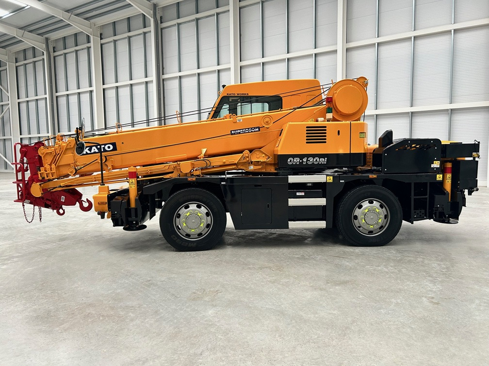 KATO CR-130Ri - 13 Ton City Crane with Only 8,563 miles from New !! - Мобилен кран: слика 4 KATO CR-130Ri - 13 Ton City Crane with Only 8,563 miles from New !! - Мобилен кран: слика 4