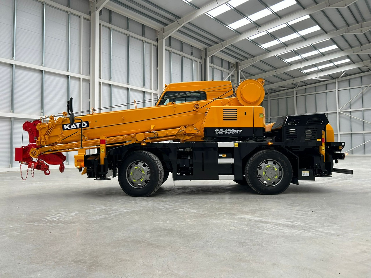 KATO CR-130Rv - 13 Ton City Crane with Joystick Control - Мобилен кран: слика 3 KATO CR-130Rv - 13 Ton City Crane with Joystick Control - Мобилен кран: слика 3