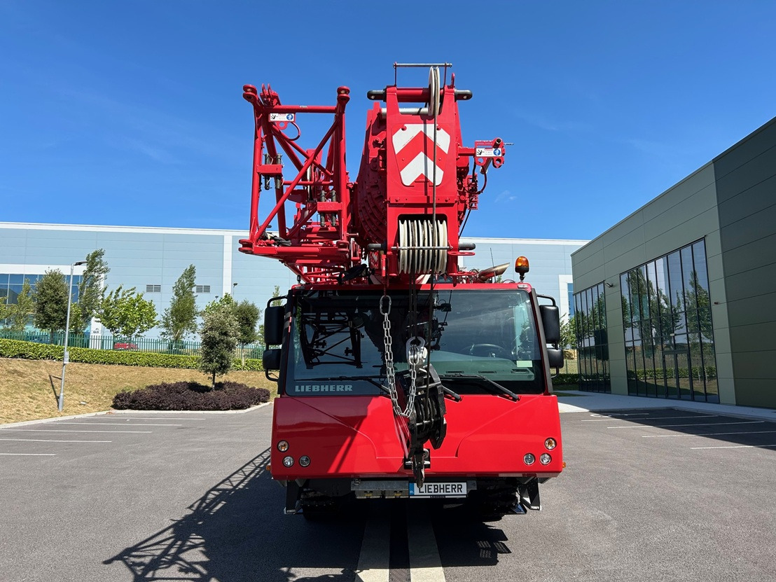 LIEBHERR LTM1060-3.1 with only 5,090 kms from New - Кран за секакви терени: слика 3 LIEBHERR LTM1060-3.1 with only 5,090 kms from New - Кран за секакви терени: слика 3