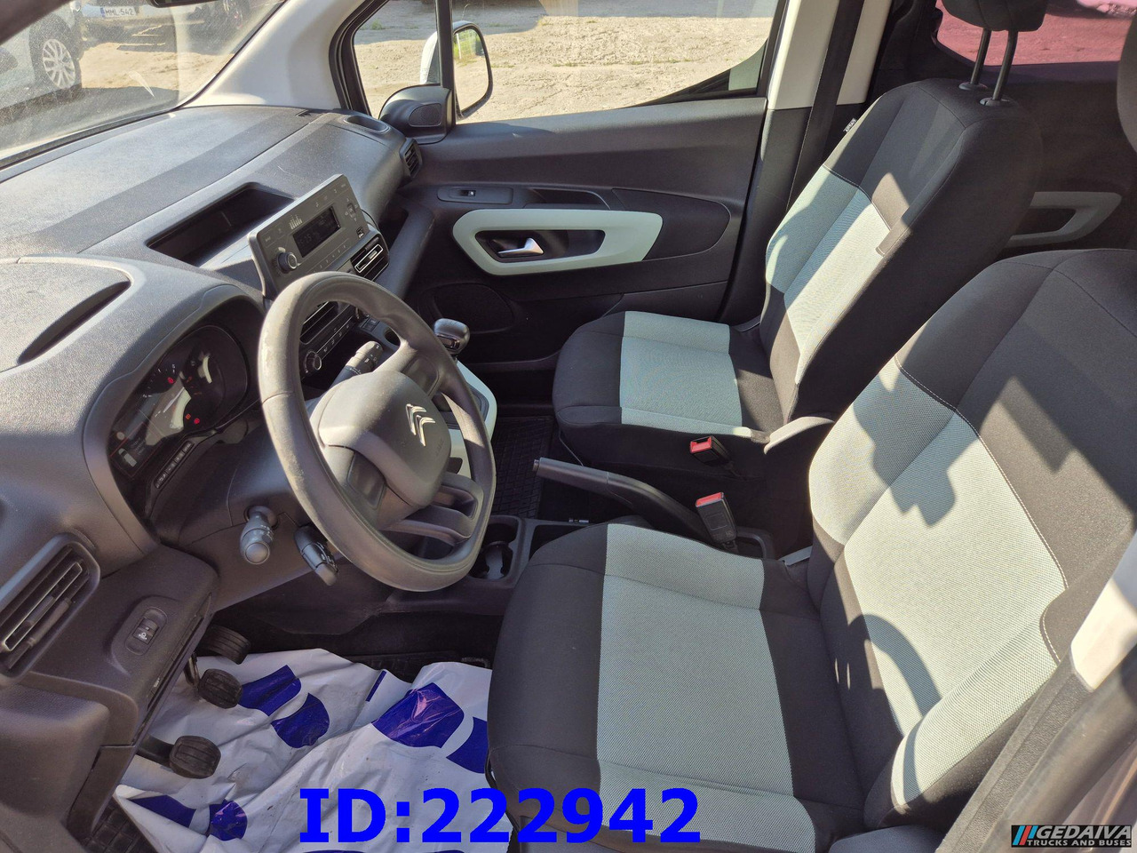 Автомобил CITROEN Berlingo: слика 13