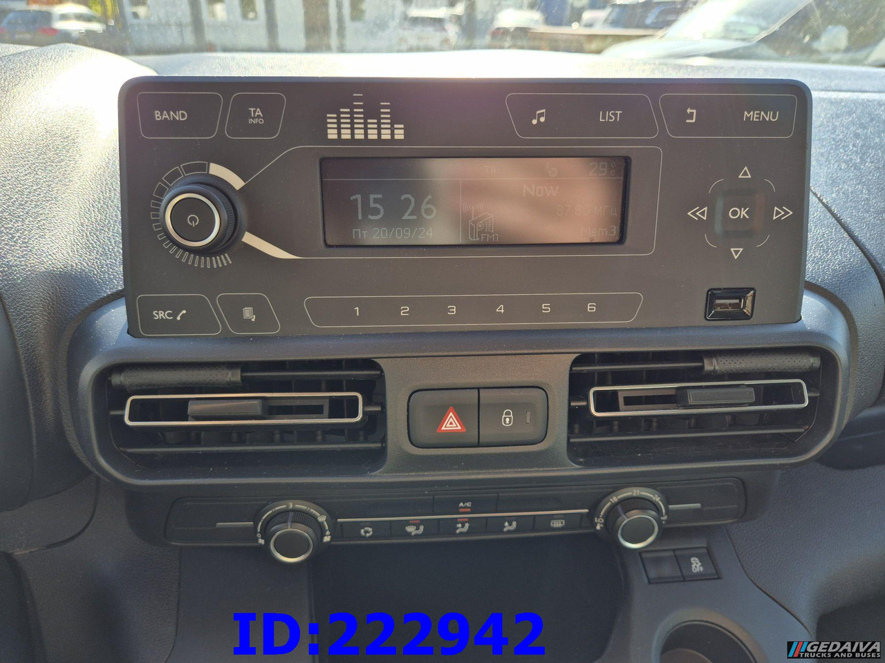 Автомобил CITROEN Berlingo: слика 17