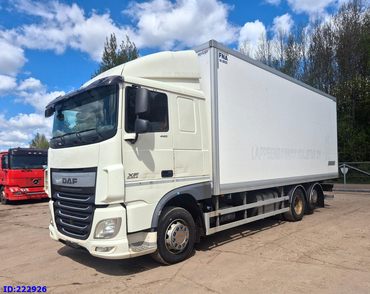 DAF XF 106 440 FAR 6x2 Euro6 - Изотермален камион: слика 4 DAF XF 106 440 FAR 6x2 Euro6 - Изотермален камион: слика 4