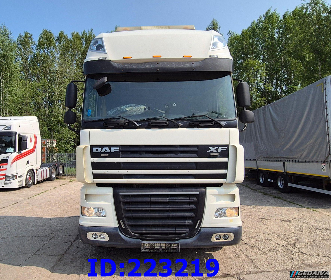 DAF XF 105.460 6X2 (10 tyre) Retarder Euro5 - Камион влекач: слика 2 DAF XF 105.460 6X2 (10 tyre) Retarder Euro5 - Камион влекач: слика 2